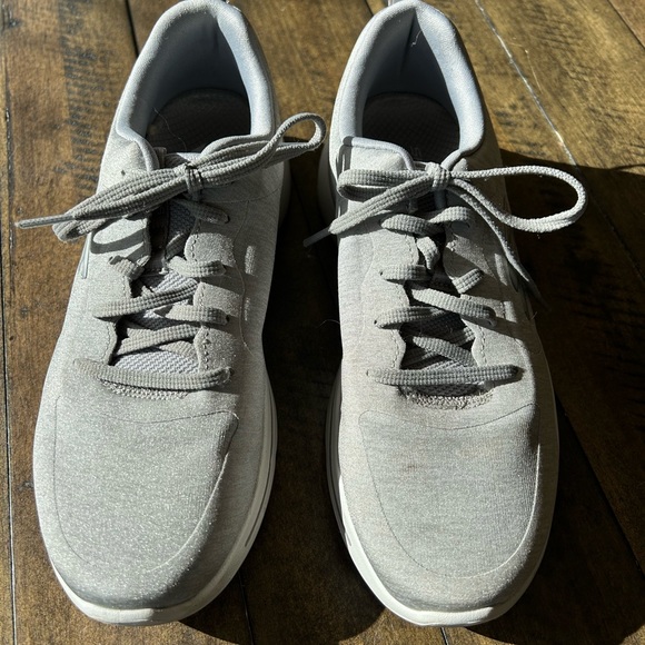 Sketchers ArchFit air cooled go walk size 8.5, light grey - Picture 2 of 2